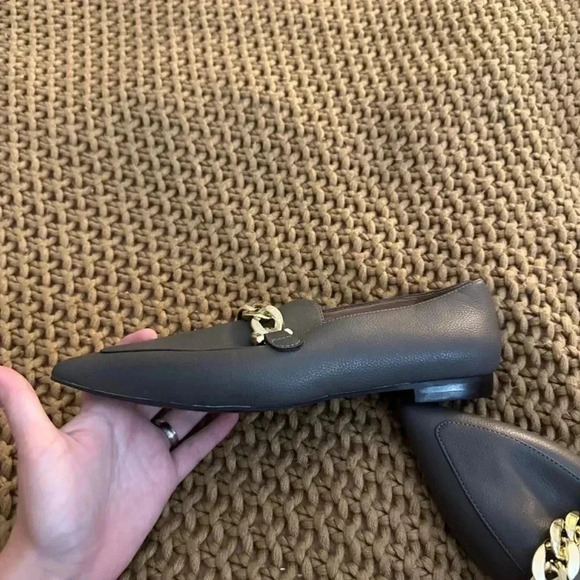 NIB Women's Linea Paolo Mabel-L Pointed Toe Loafer w/Goldtone Links Stone Sz 6.5 - Picture 5 of 11